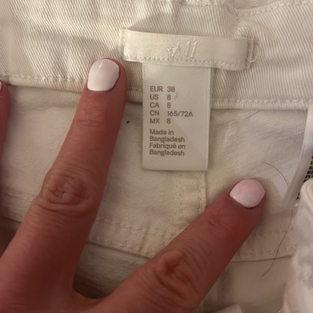 H&M WHITE SHORTS - Picture 3 of 3